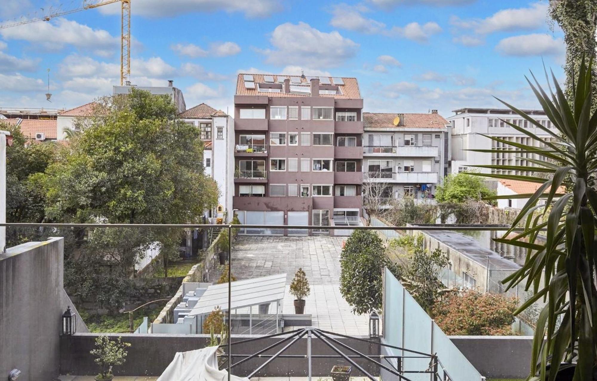 Modern 100m² + Balcony Apartamento